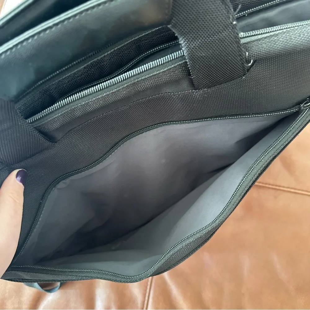 Targus Meridian II Toploading Laptop Case 15.6” – Black